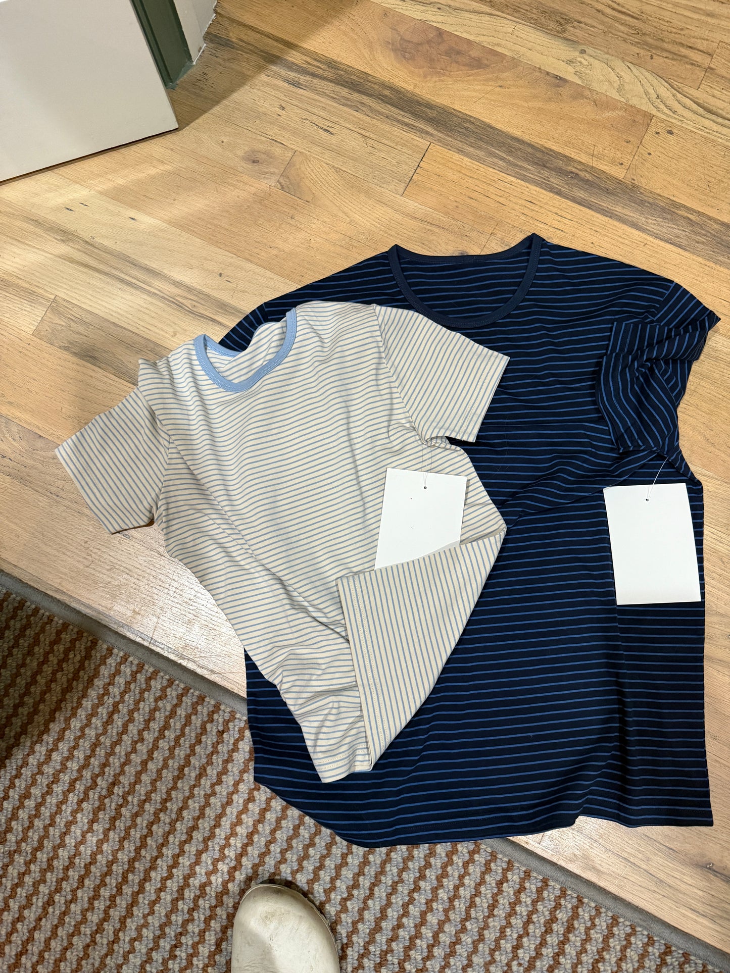 Vintage wash crewneck wholesale