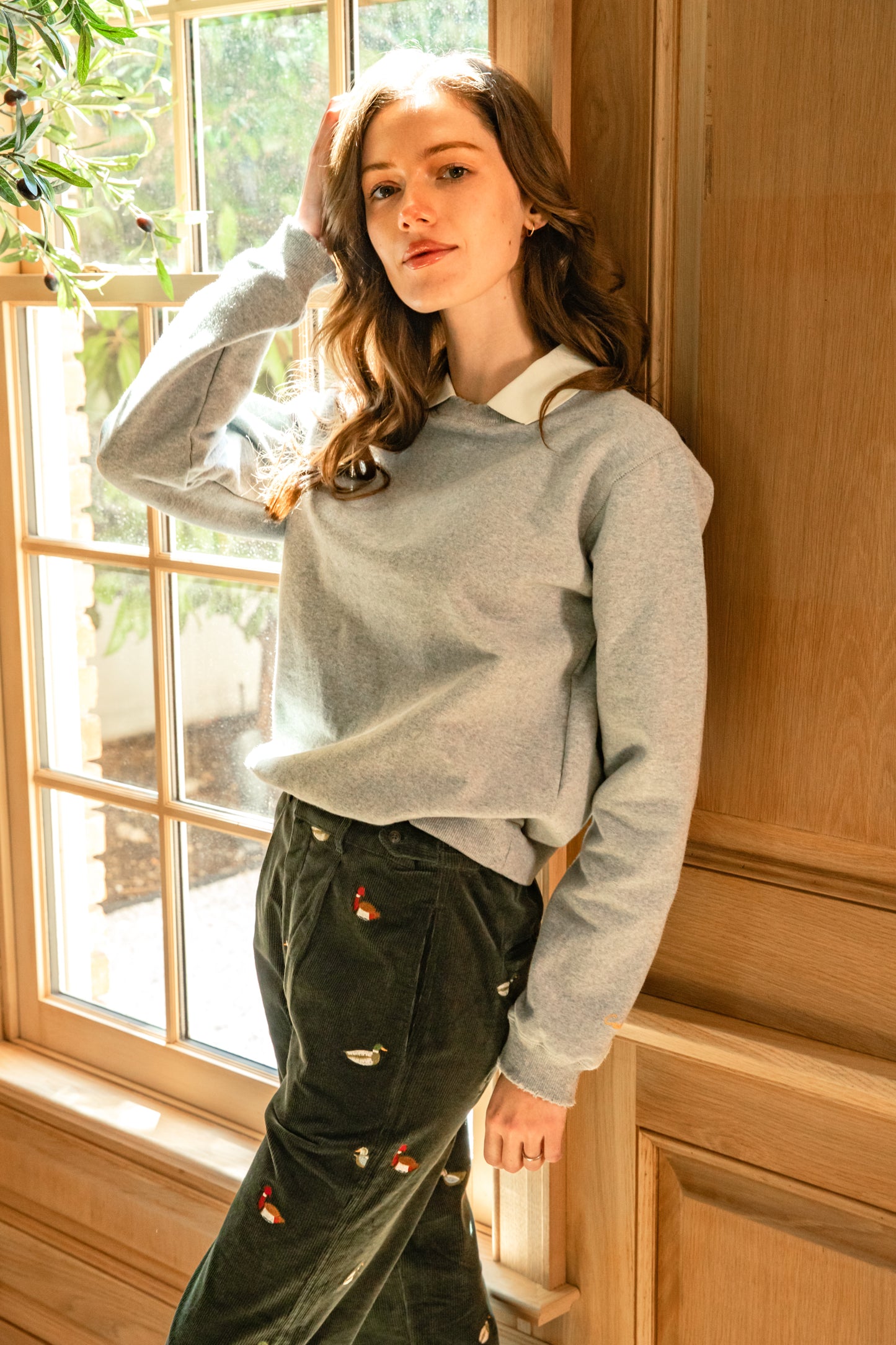 Women's Collared Crewneck Sweatshirt